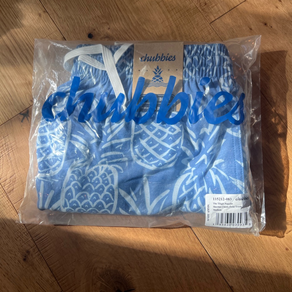 Chubbies Blue and White Pineapple Shorties Classic Swim Trunk 4” - Picture 6 of 6